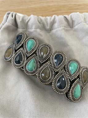 Vintage Bracelet with Blue, Green & Gray Teardrop Cabochons